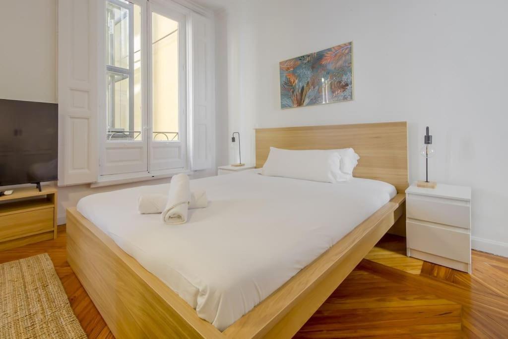Petite E Chic Loft Para 3 En El Corazon De Madrid Exterior foto