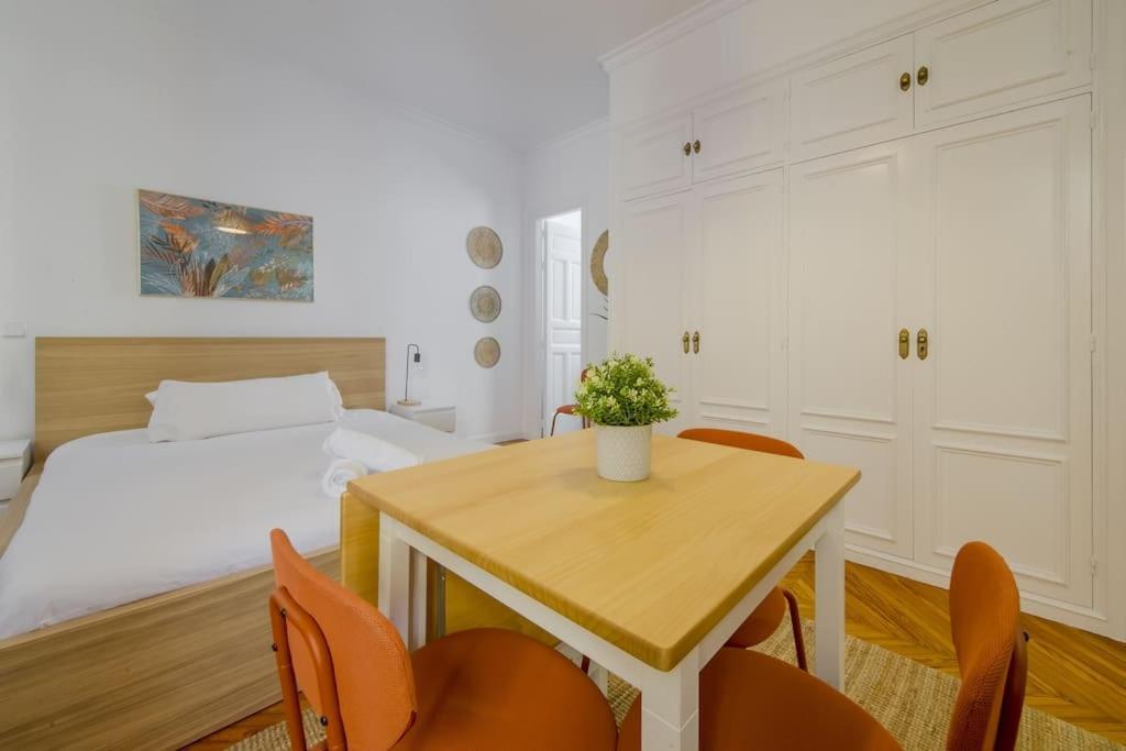 Petite E Chic Loft Para 3 En El Corazon De Madrid Exterior foto