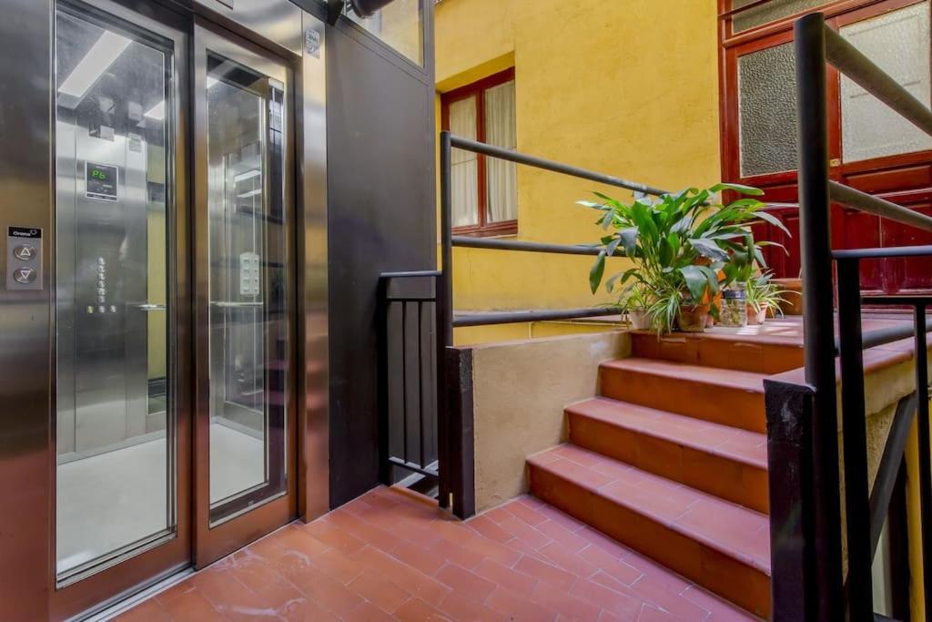 Petite E Chic Loft Para 3 En El Corazon De Madrid Exterior foto