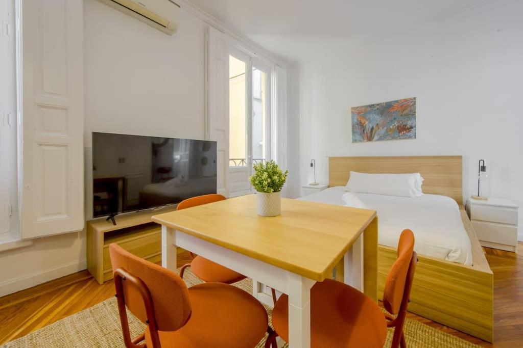 Petite E Chic Loft Para 3 En El Corazon De Madrid Exterior foto